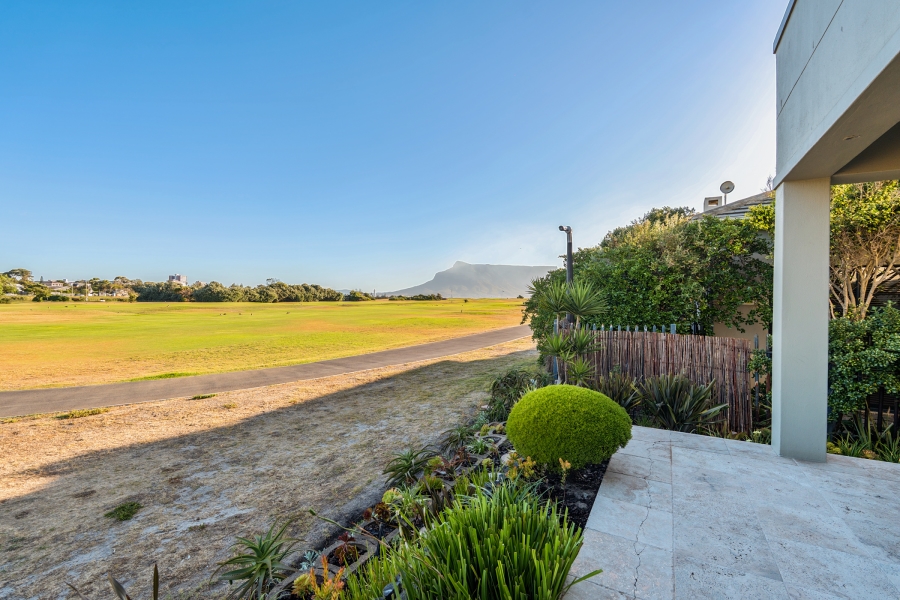 5 Bedroom Property for Sale in Sunset Links Western Cape